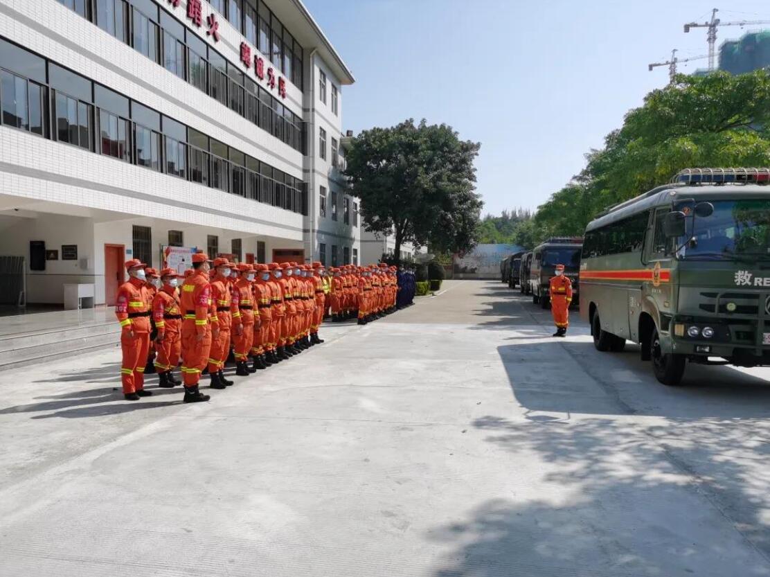 ������ͻ��ɭ�ֻ��֣�ɭ���������������˾�